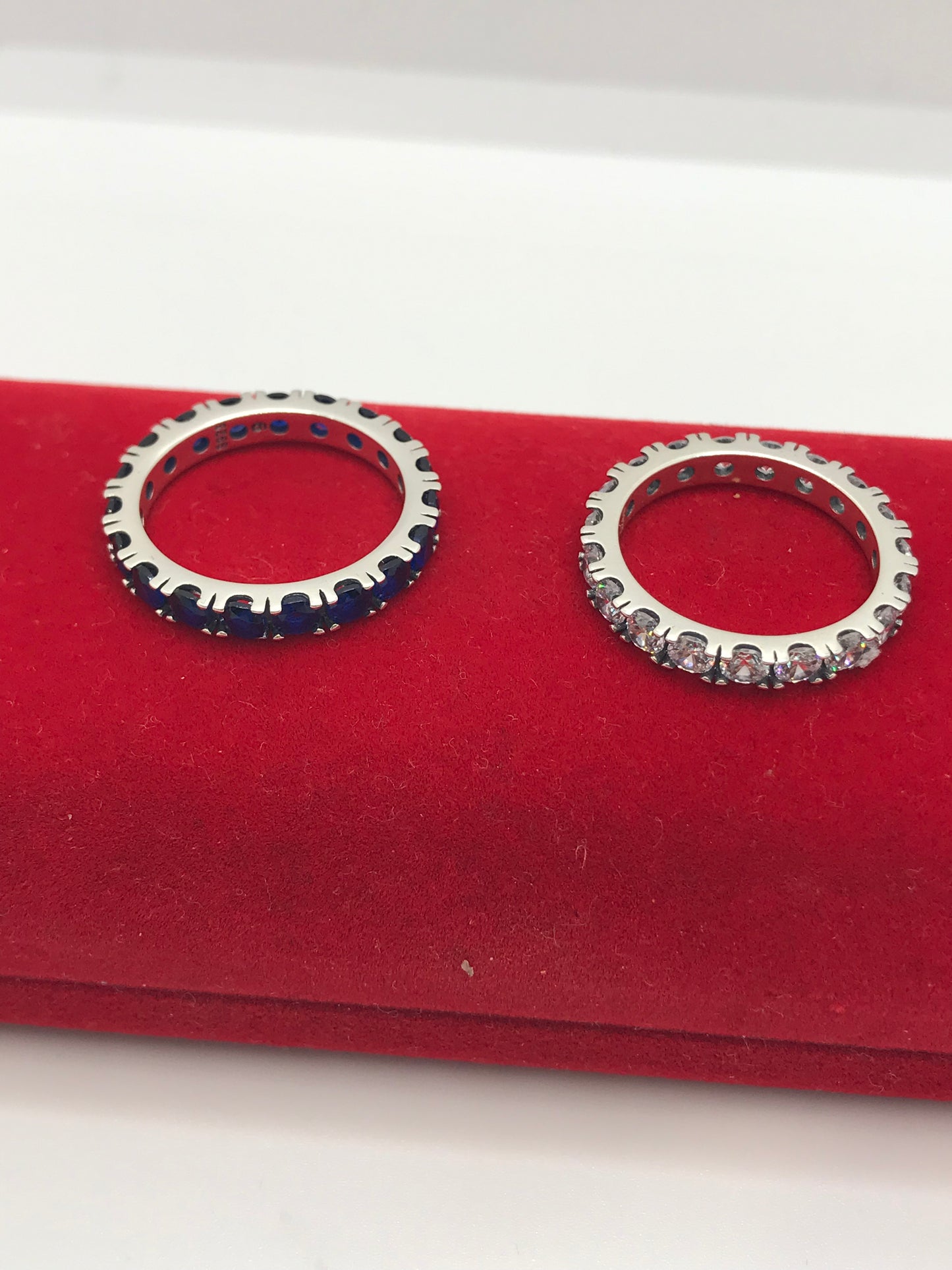 ਸਟਰਲਿੰਗ ਸਿਲਵਰ ਈਟਰਨੈਸ ਰਿੰਗਸ