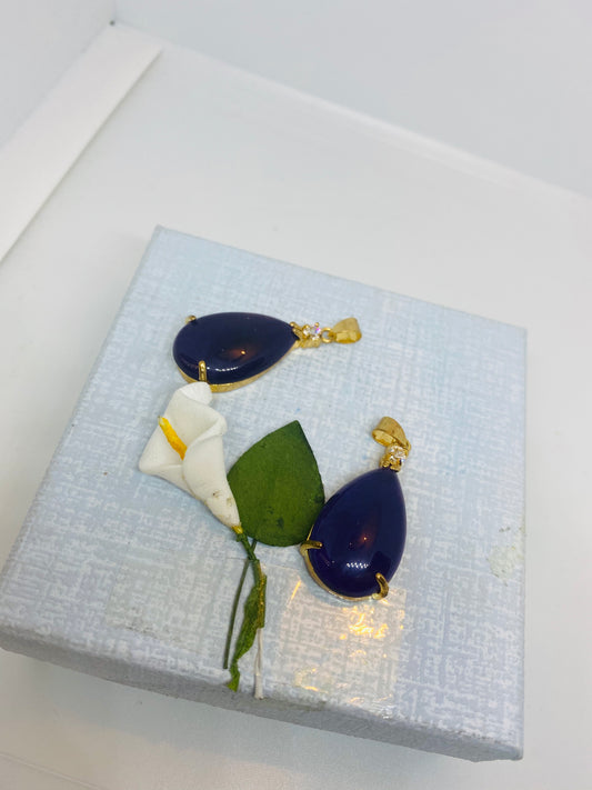 Pendentif en pierre violette